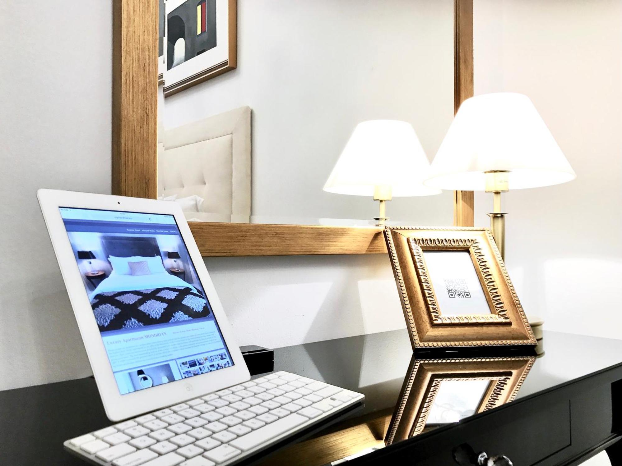 Mondrian Luxury Suites & Apartments Market Square IV Βαρσοβία Δωμάτιο φωτογραφία